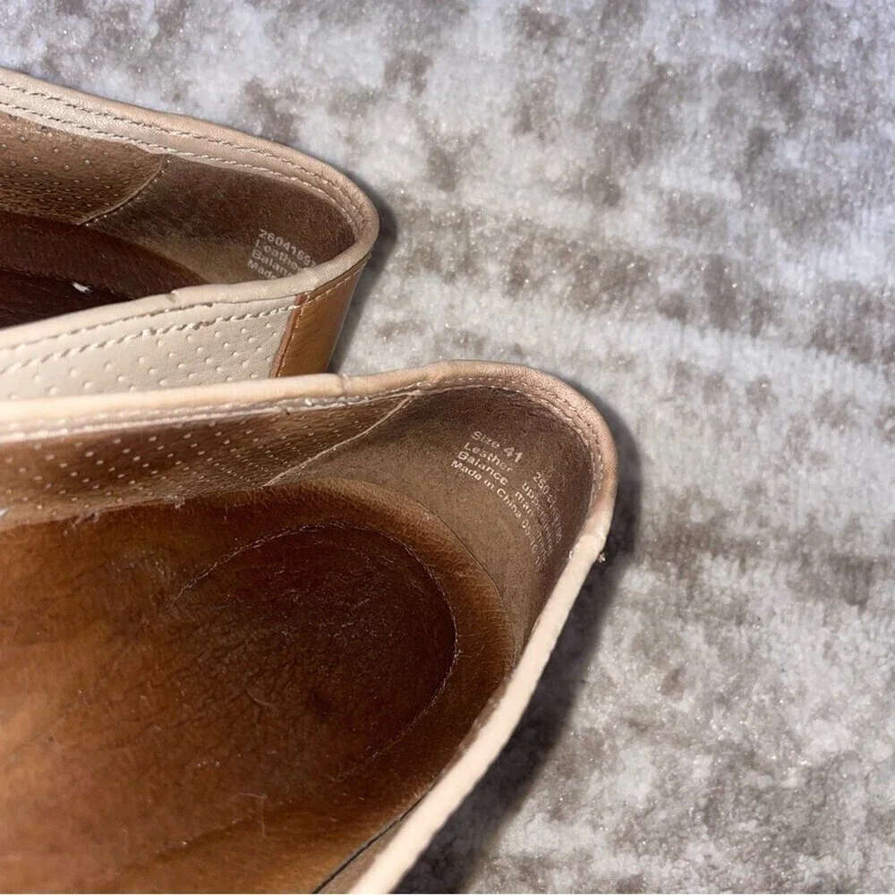 Dansko Marjorie taupe veg perforated slip on clogs comfort tan/cream SZ 10 (41)